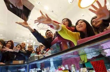 女神扣逼的视频中国人依然爱赴日旅游 消费已由爆买转向网购